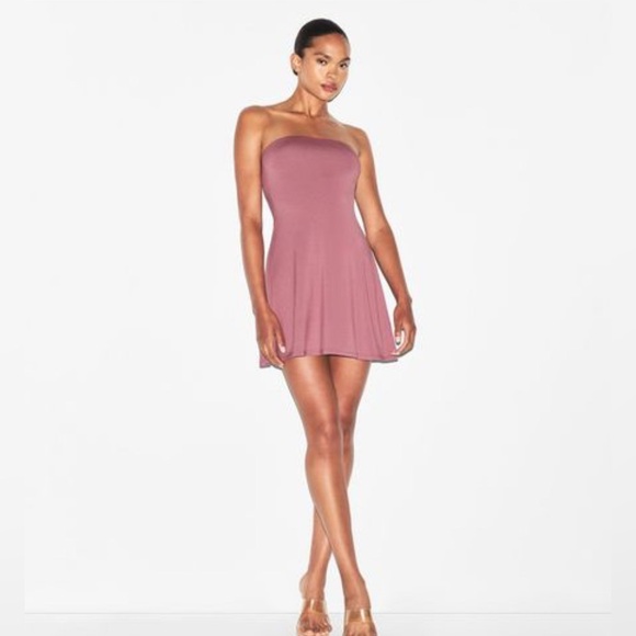 SKIMS Dresses & Skirts - SKIMS Strapless Mauve Dress